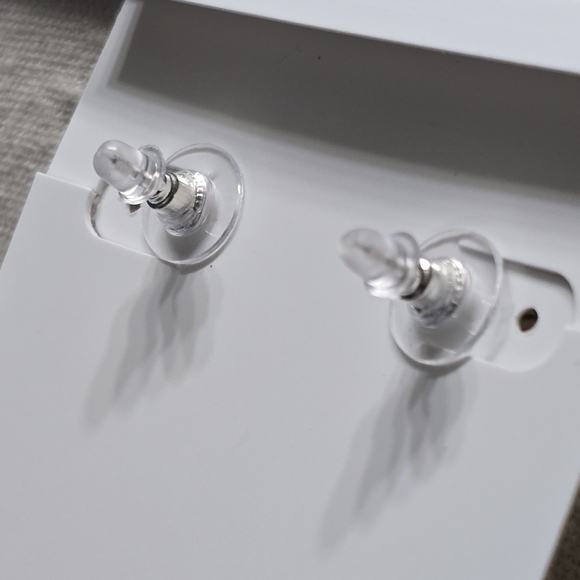 Dolly Parton X Kendra Scott Ari Heart Silver Heart Earrings - Picture 5 of 5